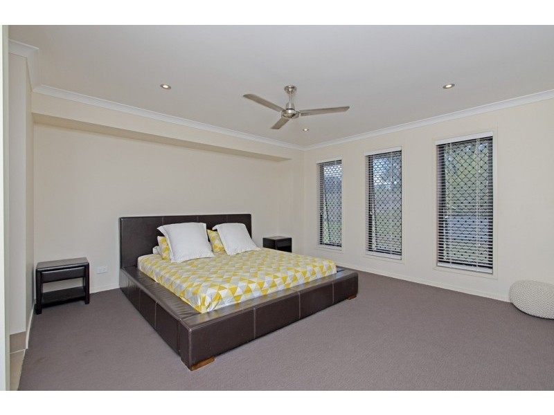10 Merlot Place, Pine Mountain QLD 4306