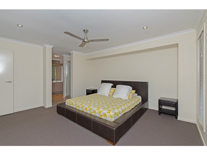 10 Merlot Place, Pine Mountain QLD 4306