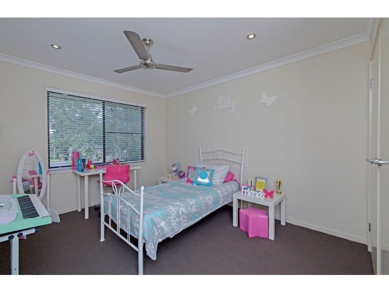 10 Merlot Place, Pine Mountain QLD 4306