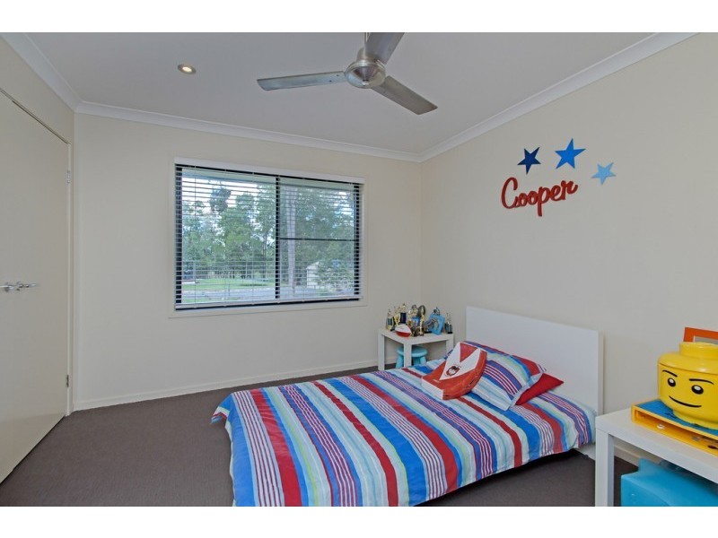 10 Merlot Place, Pine Mountain QLD 4306