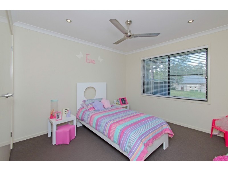 10 Merlot Place, Pine Mountain QLD 4306