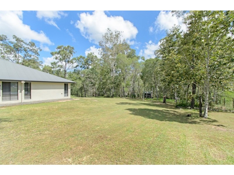 10 Merlot Place, Pine Mountain QLD 4306