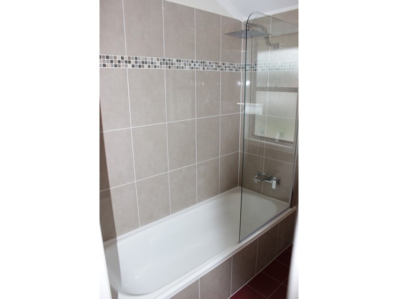 20 Easton Street, Silkstone QLD 4304