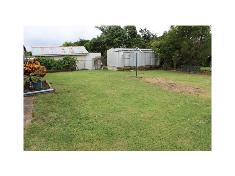 20 Easton Street, Silkstone QLD 4304