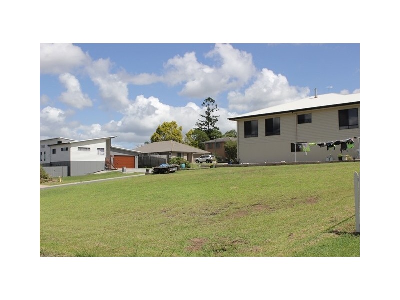 1 Gardner Place, Silkstone QLD 4304