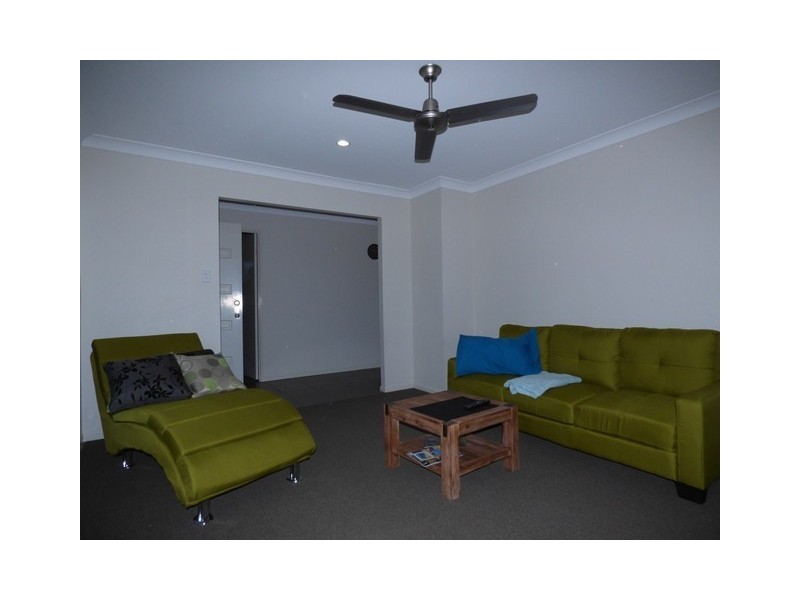 2 Nixon Drive, North Booval QLD 4304