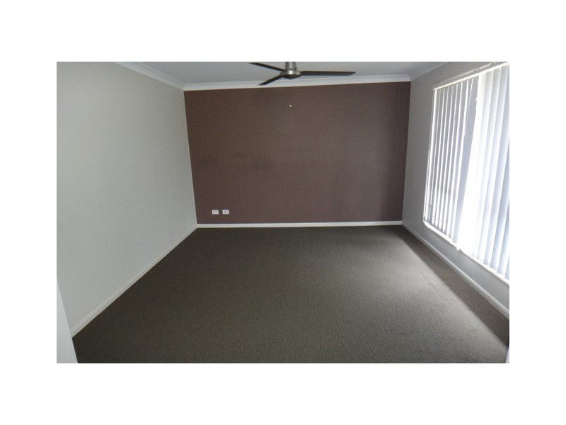 2 Nixon Drive, North Booval QLD 4304