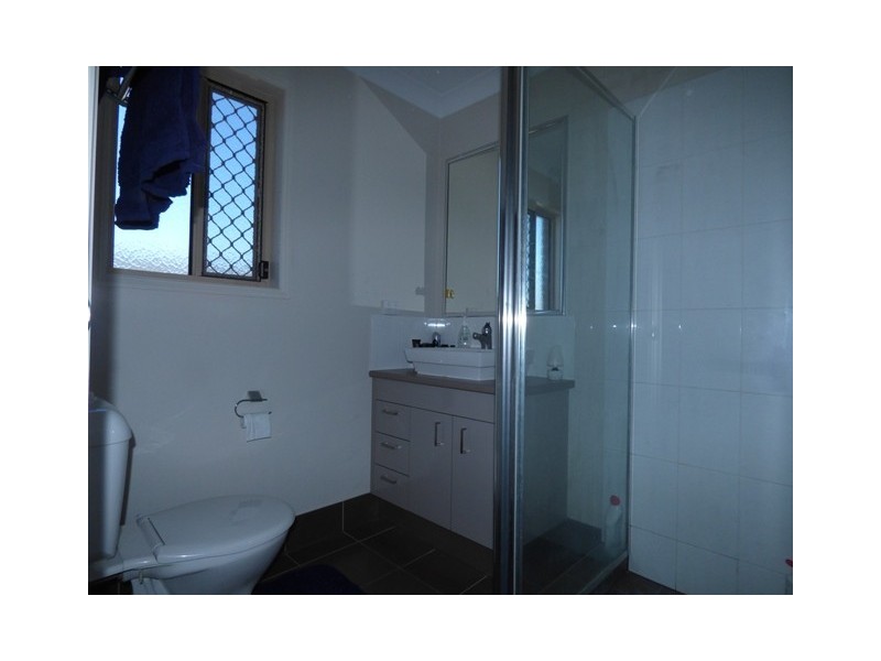 2 Nixon Drive, North Booval QLD 4304