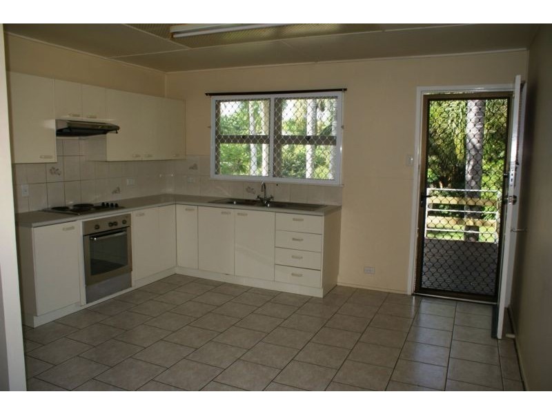 1/7 Marian Street, Booval QLD 4304