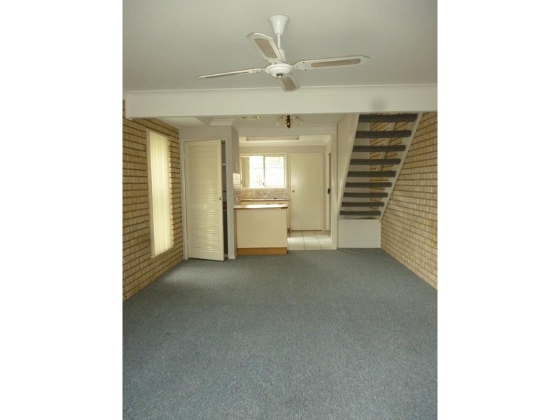 3/16 Lindsay Street, Bundamba QLD 4304