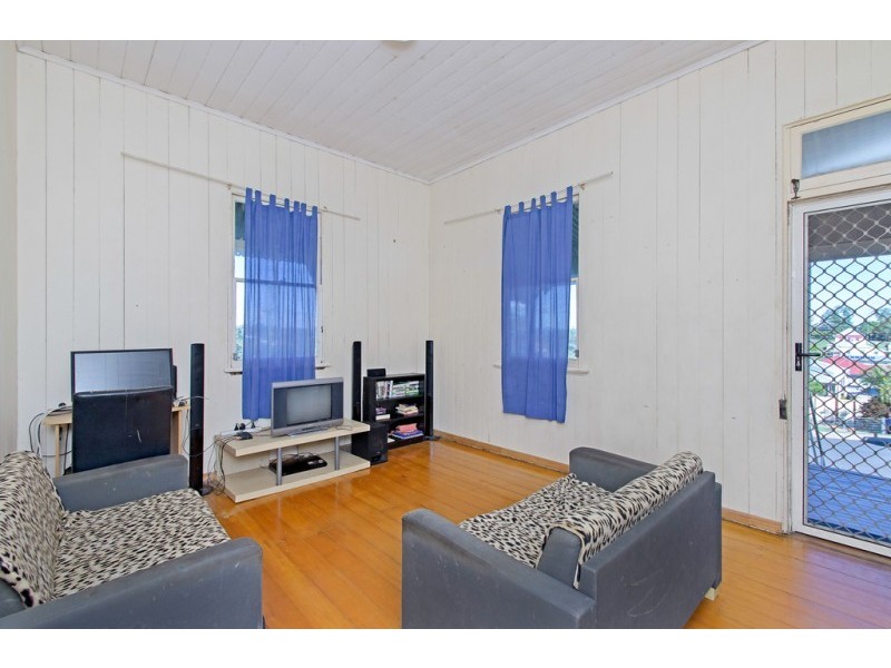 32 Hill Street, North Ipswich QLD 4305