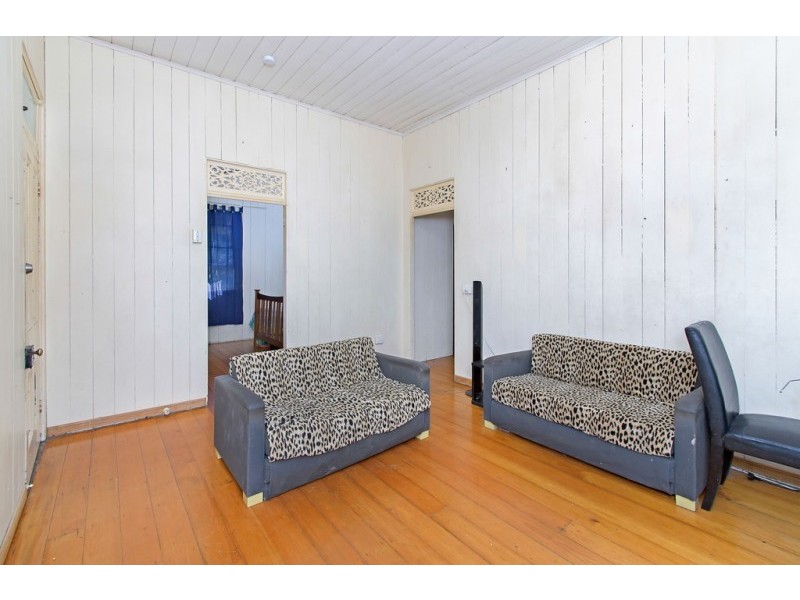 32 Hill Street, North Ipswich QLD 4305