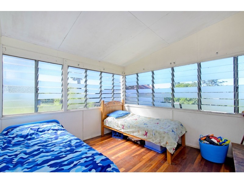 32 Hill Street, North Ipswich QLD 4305