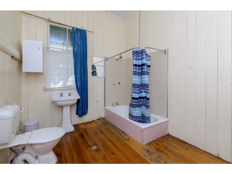 32 Hill Street, North Ipswich QLD 4305
