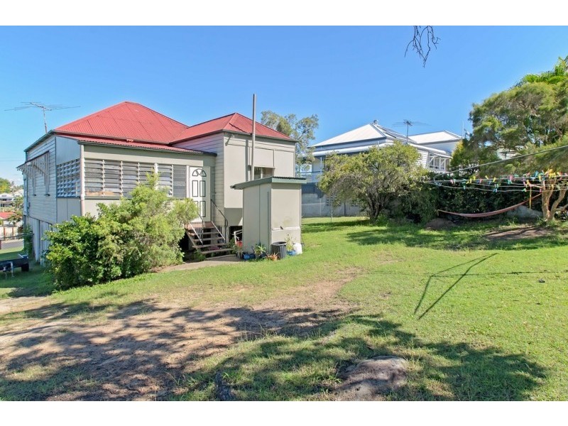32 Hill Street, North Ipswich QLD 4305