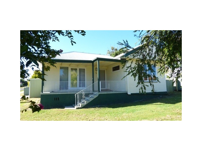 16 Taylor Street, Eastern Heights QLD 4305