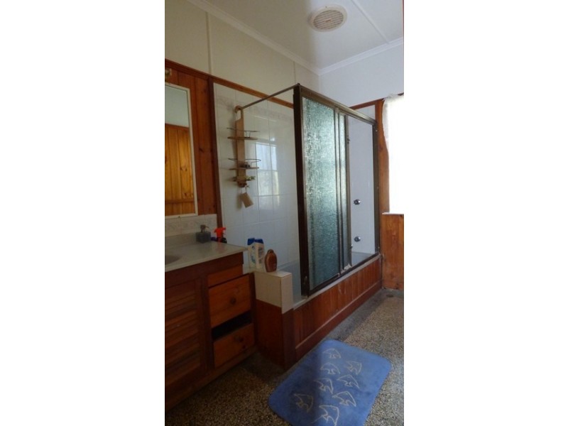 16 Taylor Street, Eastern Heights QLD 4305