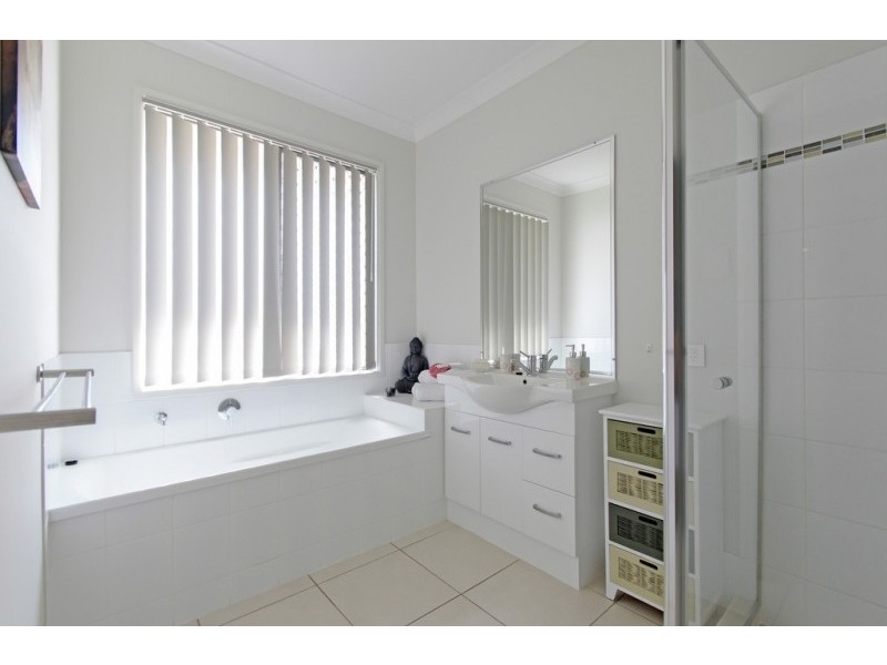 11 Iris Court, Yamanto QLD 4305