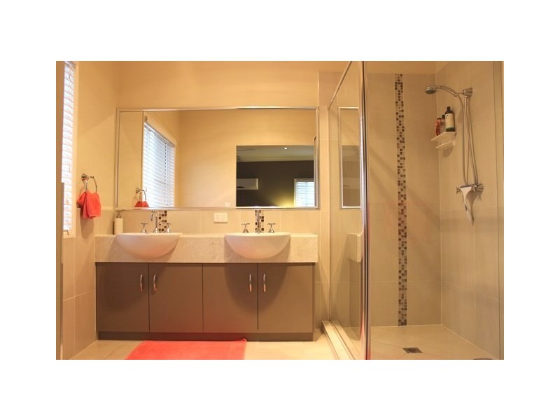 9 Waight Street, Rosewood QLD 4340