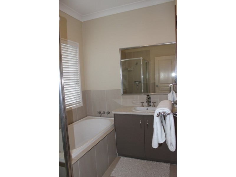 9 Waight Street, Rosewood QLD 4340