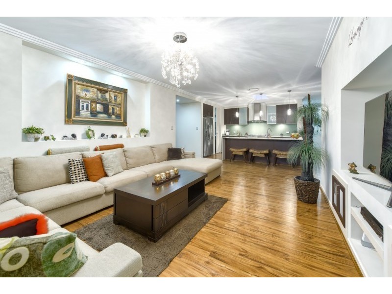 33 Ambrose Drive, Augustine Heights QLD 4300