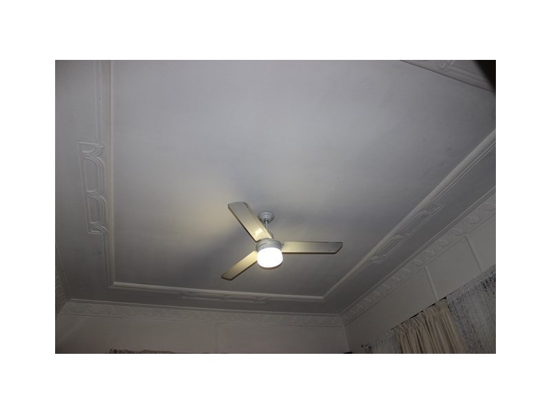 3 Robertson Road, Eastern Heights QLD 4305