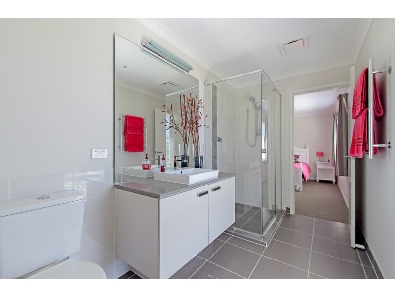 38 Waterfront Drive, Karalee QLD 4306