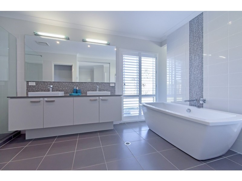 38 Waterfront Drive, Karalee QLD 4306