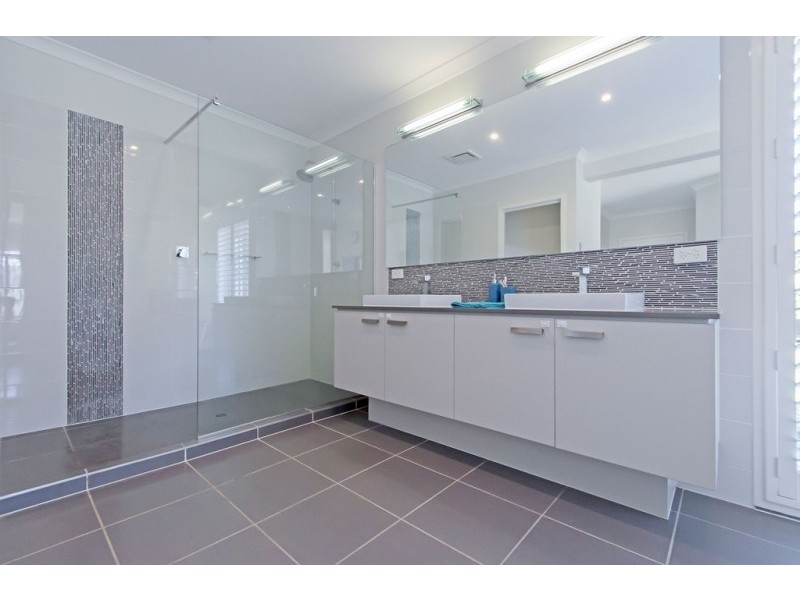 38 Waterfront Drive, Karalee QLD 4306