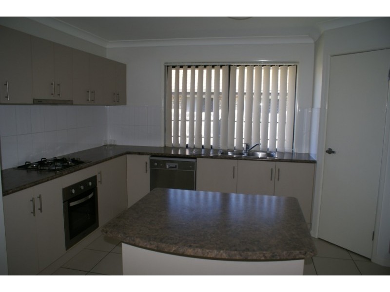 20 Bickle Place, North Booval QLD 4304