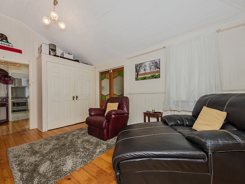 5 Stephenson Street, Sadliers Crossing QLD 4305