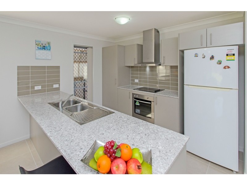 42 Essex Street, Chuwar QLD 4306