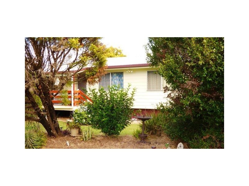 18 Madden Street, Silkstone QLD 4304