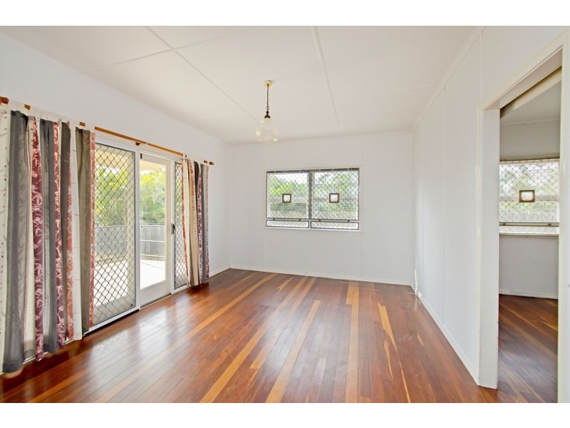 7 Selwyn Street, North Booval QLD 4304