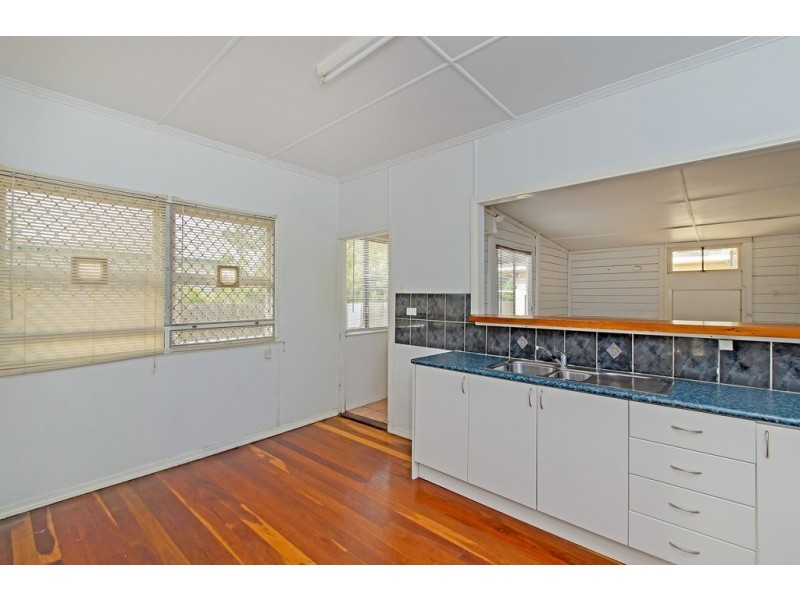 7 Selwyn Street, North Booval QLD 4304