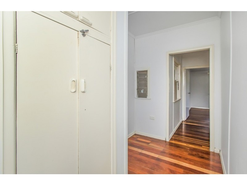 7 Selwyn Street, North Booval QLD 4304