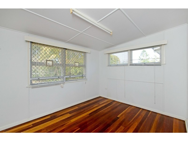 7 Selwyn Street, North Booval QLD 4304