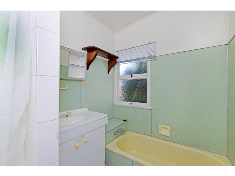 7 Selwyn Street, North Booval QLD 4304