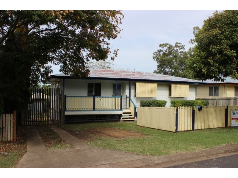 18 Sturt Street, Leichhardt QLD 4305