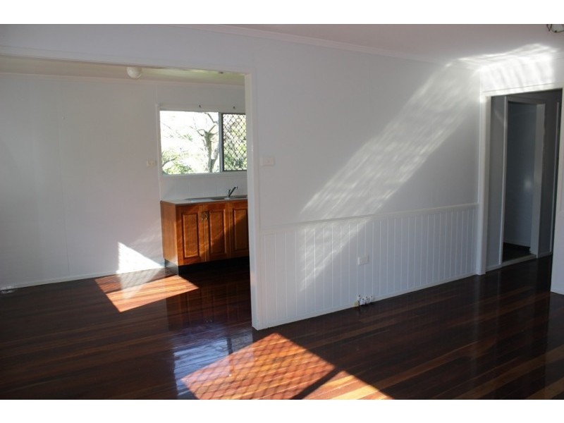 18 Sturt Street, Leichhardt QLD 4305