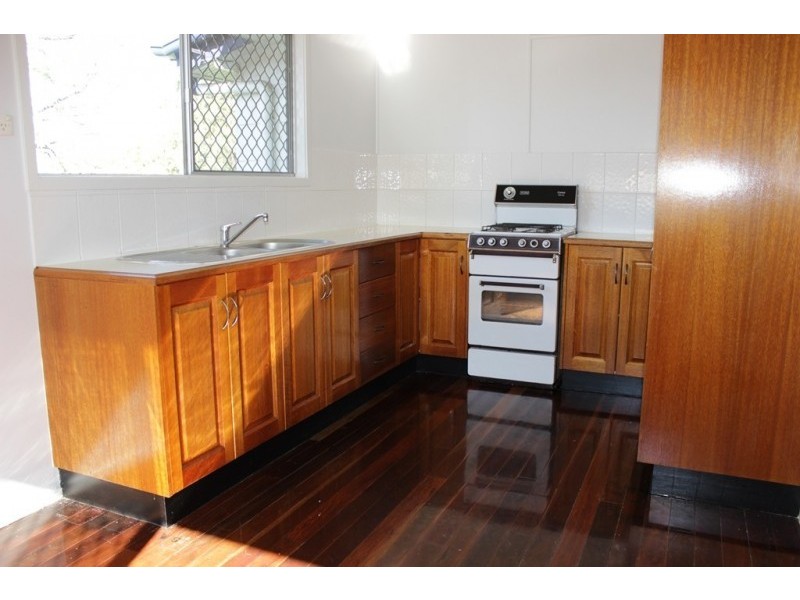 18 Sturt Street, Leichhardt QLD 4305