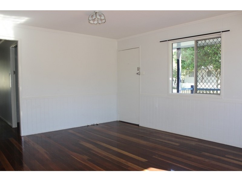 18 Sturt Street, Leichhardt QLD 4305