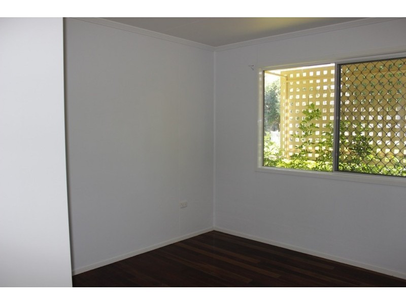 18 Sturt Street, Leichhardt QLD 4305