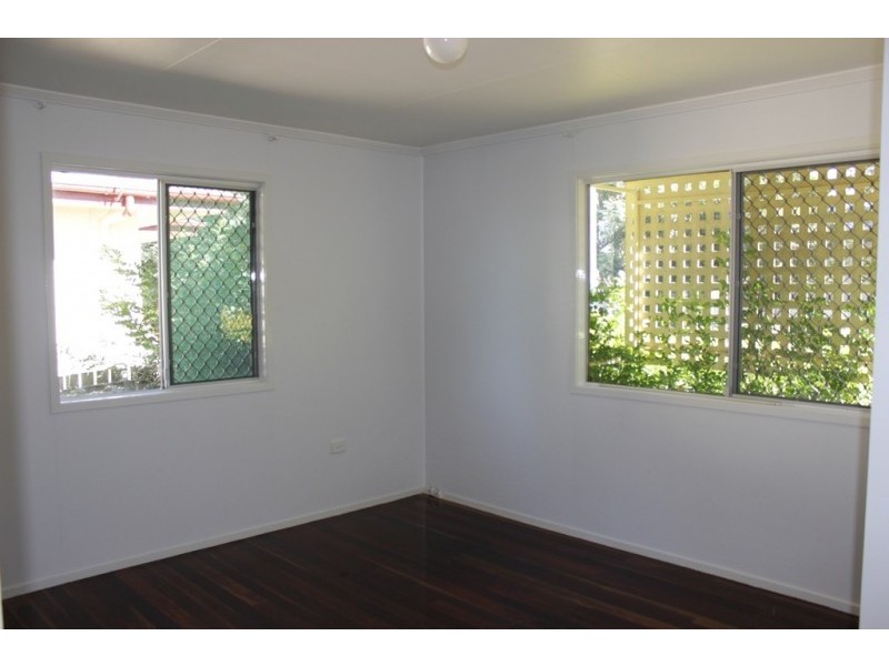 18 Sturt Street, Leichhardt QLD 4305