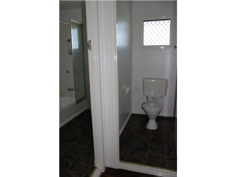 18 Sturt Street, Leichhardt QLD 4305