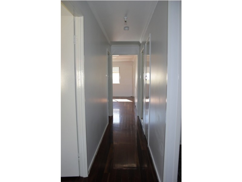 18 Sturt Street, Leichhardt QLD 4305