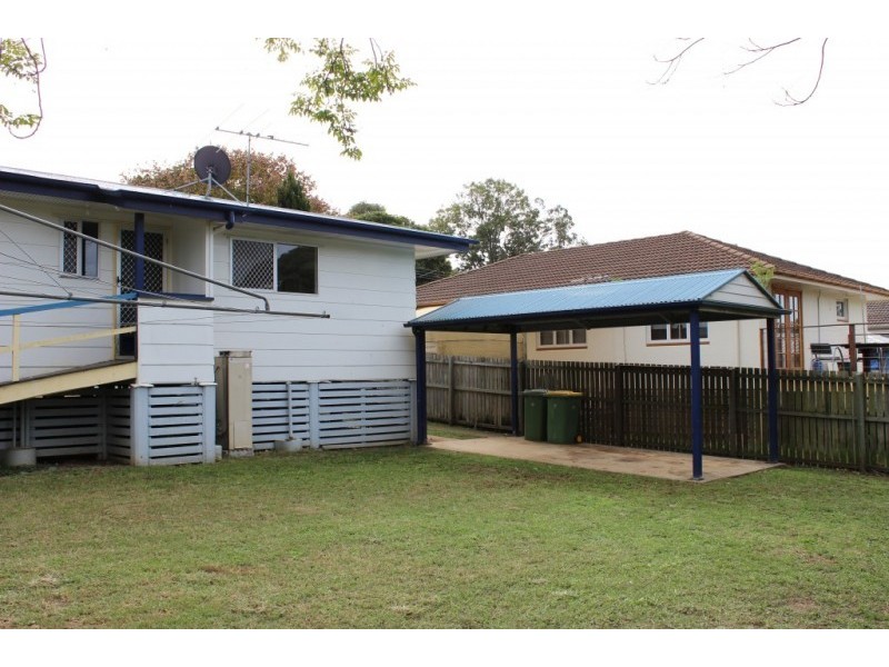 18 Sturt Street, Leichhardt QLD 4305