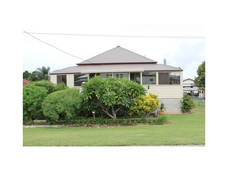 20 Easton Street, Silkstone QLD 4304