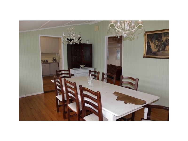 20 Easton Street, Silkstone QLD 4304