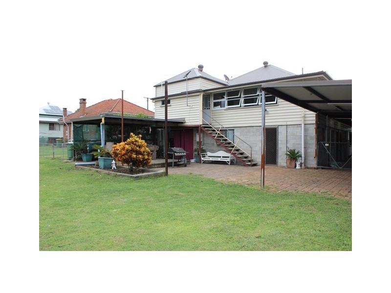 20 Easton Street, Silkstone QLD 4304